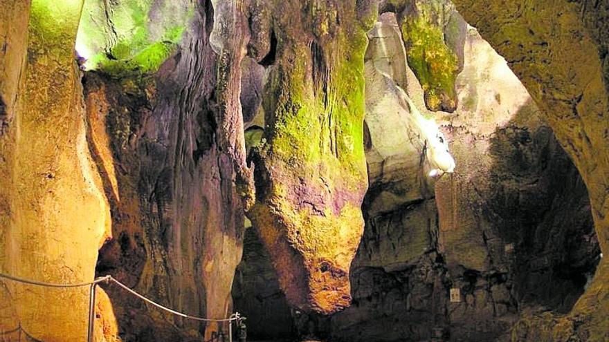 Cueva de las Calaveras, en el término municipal de Benidoleig (Alicante).