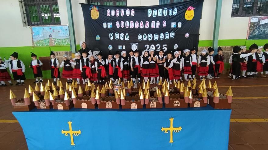 Así fue el Mercadillo de Güevos Pintos Solidarios del Peña Careses