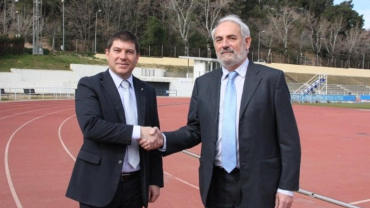 El candidato del PSC de Sabadell, Josep Ayuso, y el expresidente del Club Tennis Sabadell, Manel Giménez.