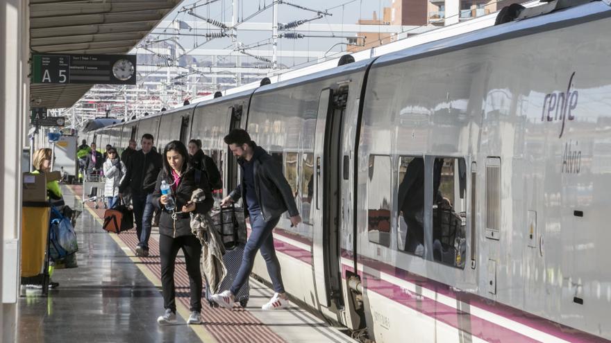 Adif estudia incluir a Murcia en el Euromed Alicante-Barcelona