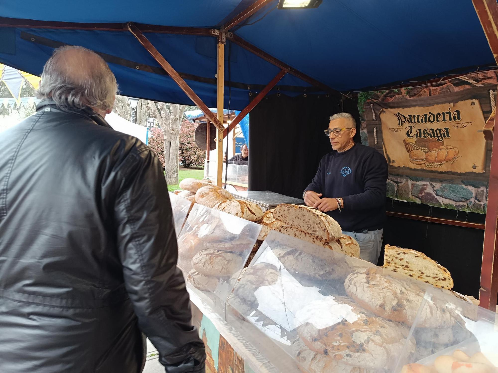 El Mercáu Polesu de Güevos Pintos, en imágenes