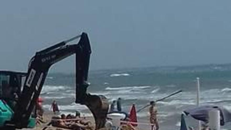 La excavadora se apunta a la playa de La Marina