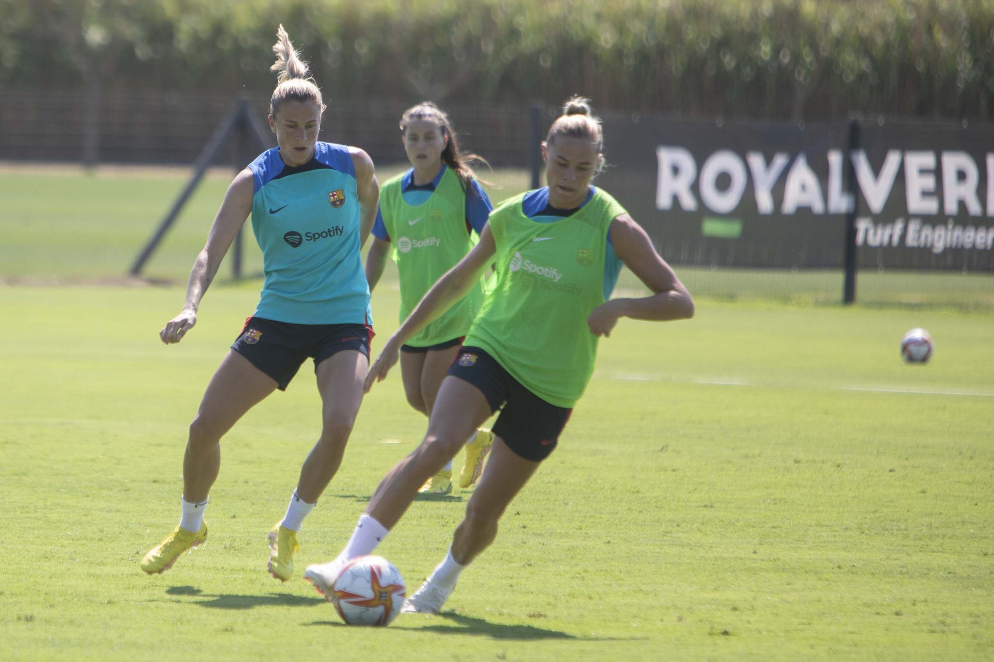 Sessió d'entrenament del Barça femení a la Vall d'en Bas