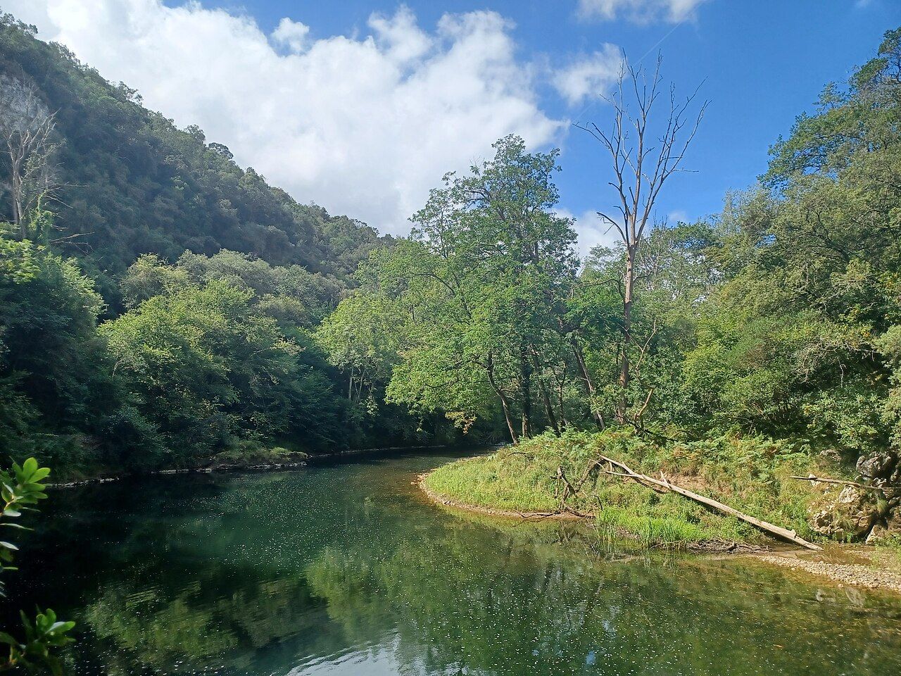 Parte del camino entre Muñorrodero y Cades