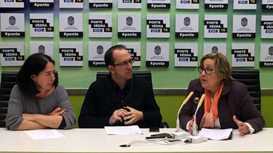 Anxos Riveiro, Anxo Lorenzo y Pilar Rodríguez, ayer, en la presentación de la Feira do Libro Novo. // G. S.