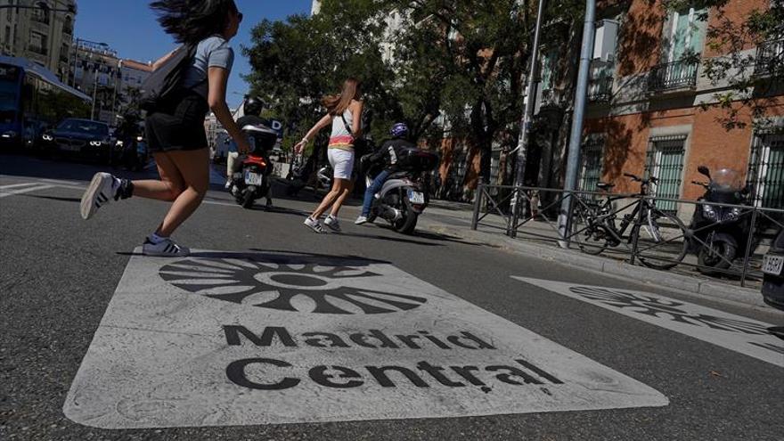 Almeida reduce las trabas a los vehículos en Madrid Central