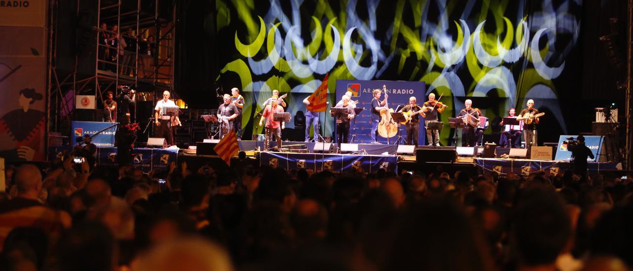 La Ronda de Boltaña solía protagonizar conciertos multitudinarios en las Fiestas del Pilar de Zaragoza, como este de 2019.