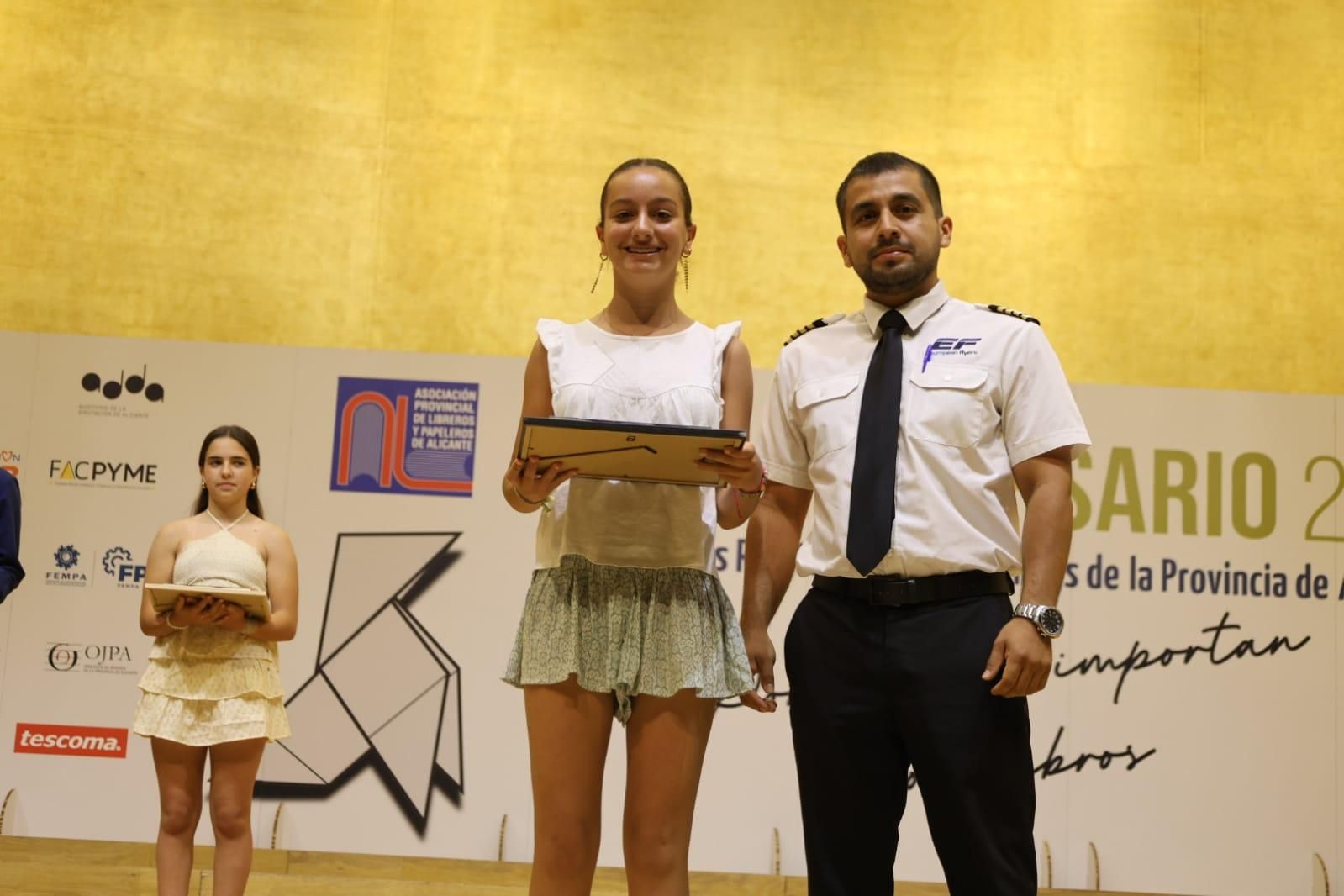 Entrega de premios en el ADDA del XX Concurso de los Mejores Relatos Breves Juveniles de la Provincia de Alicante