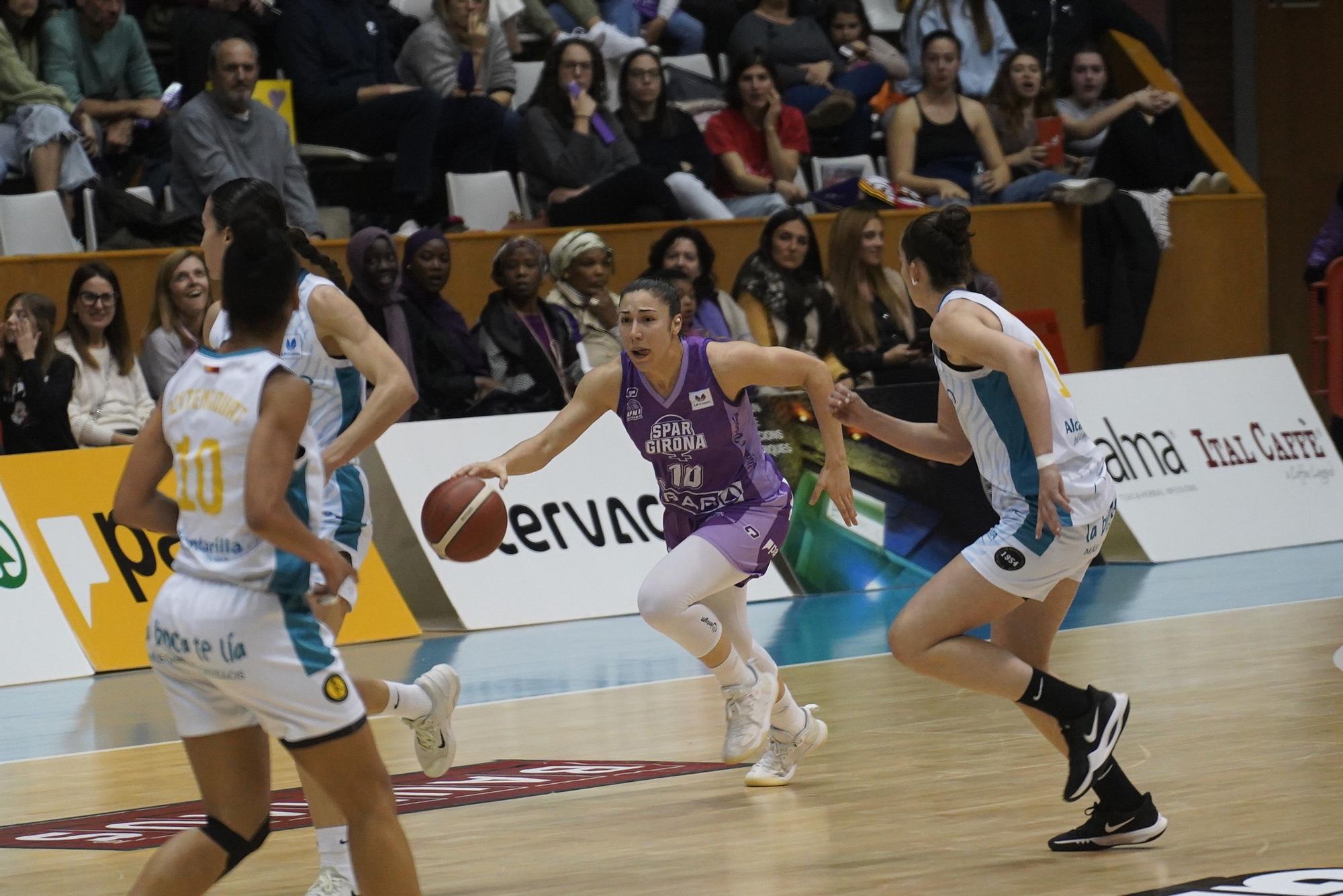 Totes les imatges del partit de l'Uni Girona contra el Jairis a Fontajau