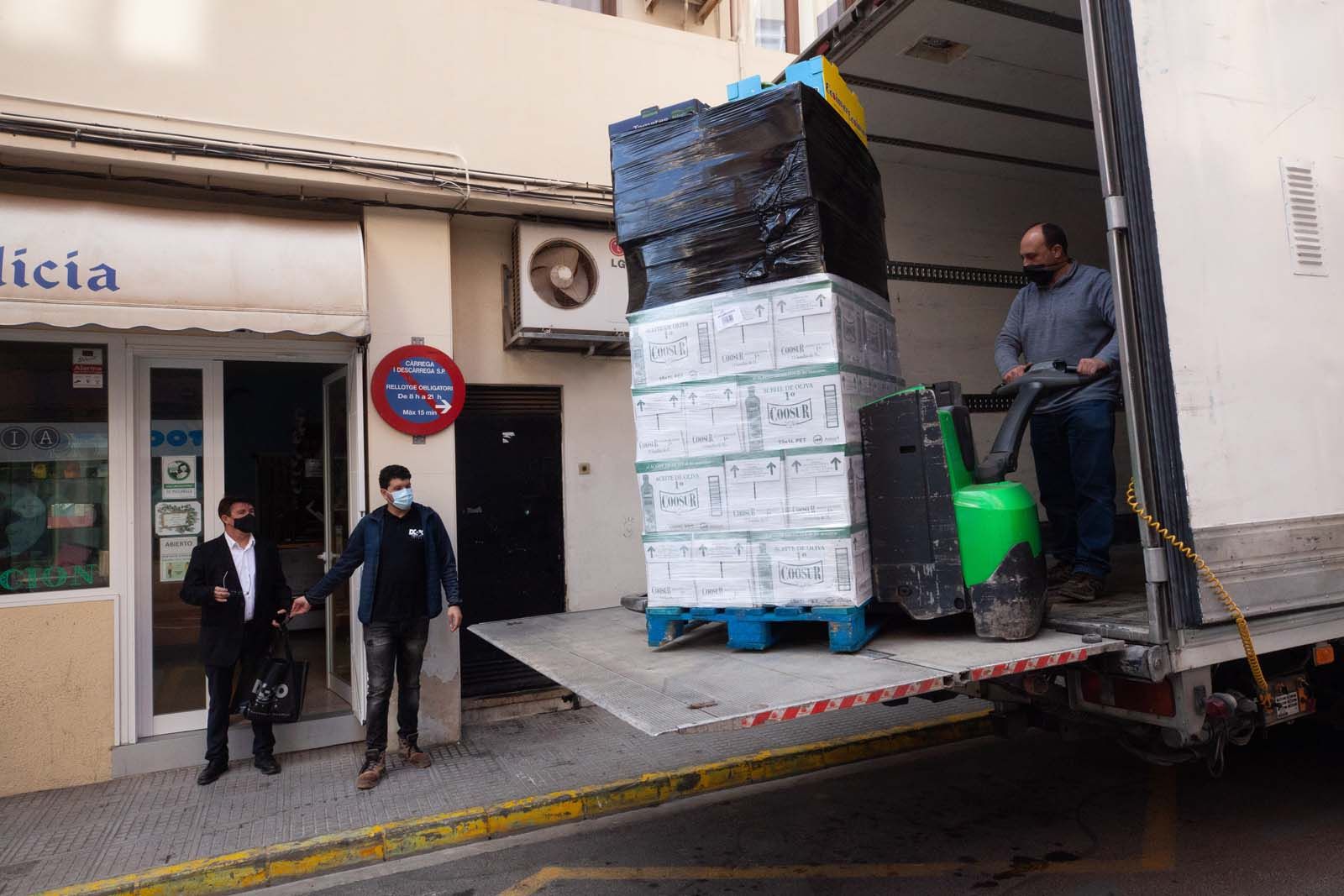 La solidaridad de Ibiza repone las estanterías del banco de alimentos de Cáritas