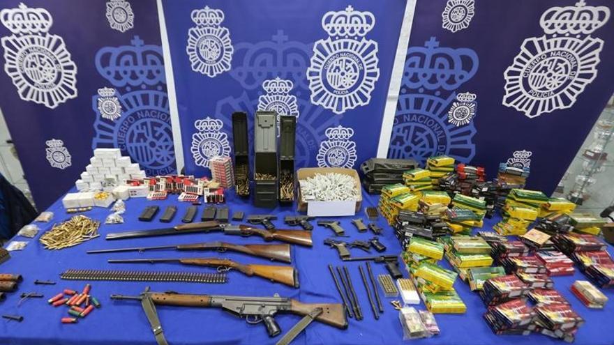 La Policía Nacional desmantela en Córdoba un taller clandestino para modificar armas de fuego