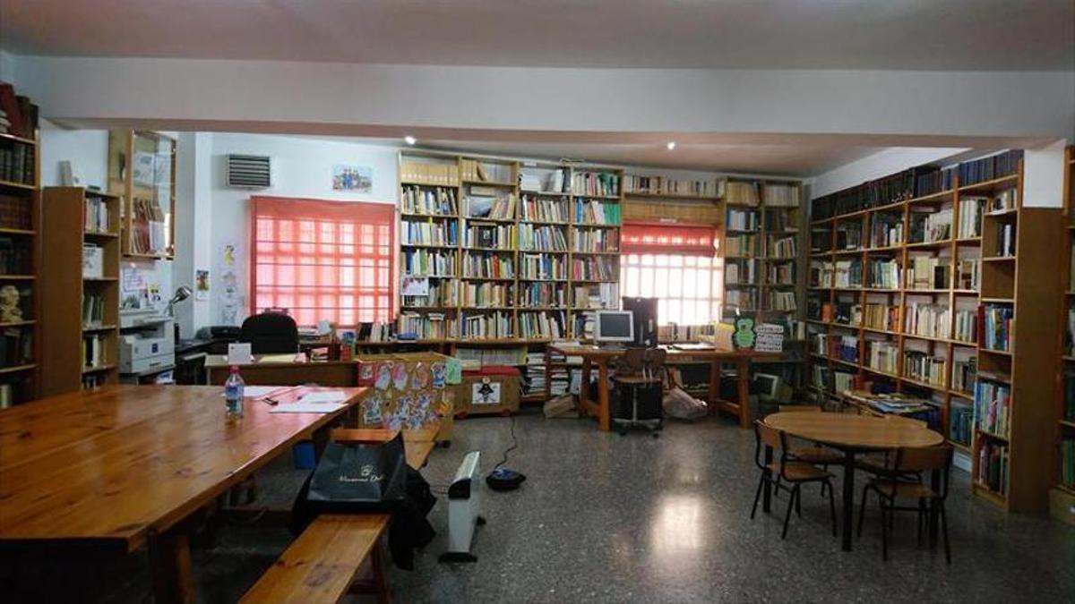 En Ainzón, la biblioteca municipal lleva el nombre de Marcos Zapata.