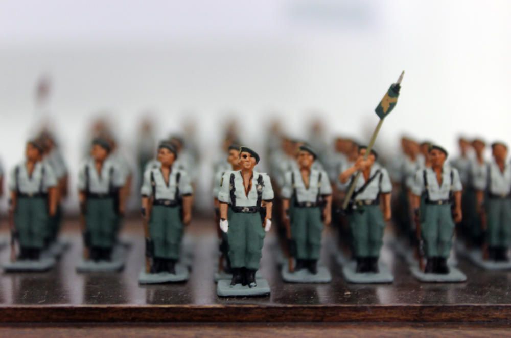 El Archivo Municipal acoge una muestra de soldados realizados por prestigiosos miniaturistas que podrá visitarse hasta el 8 de enero.