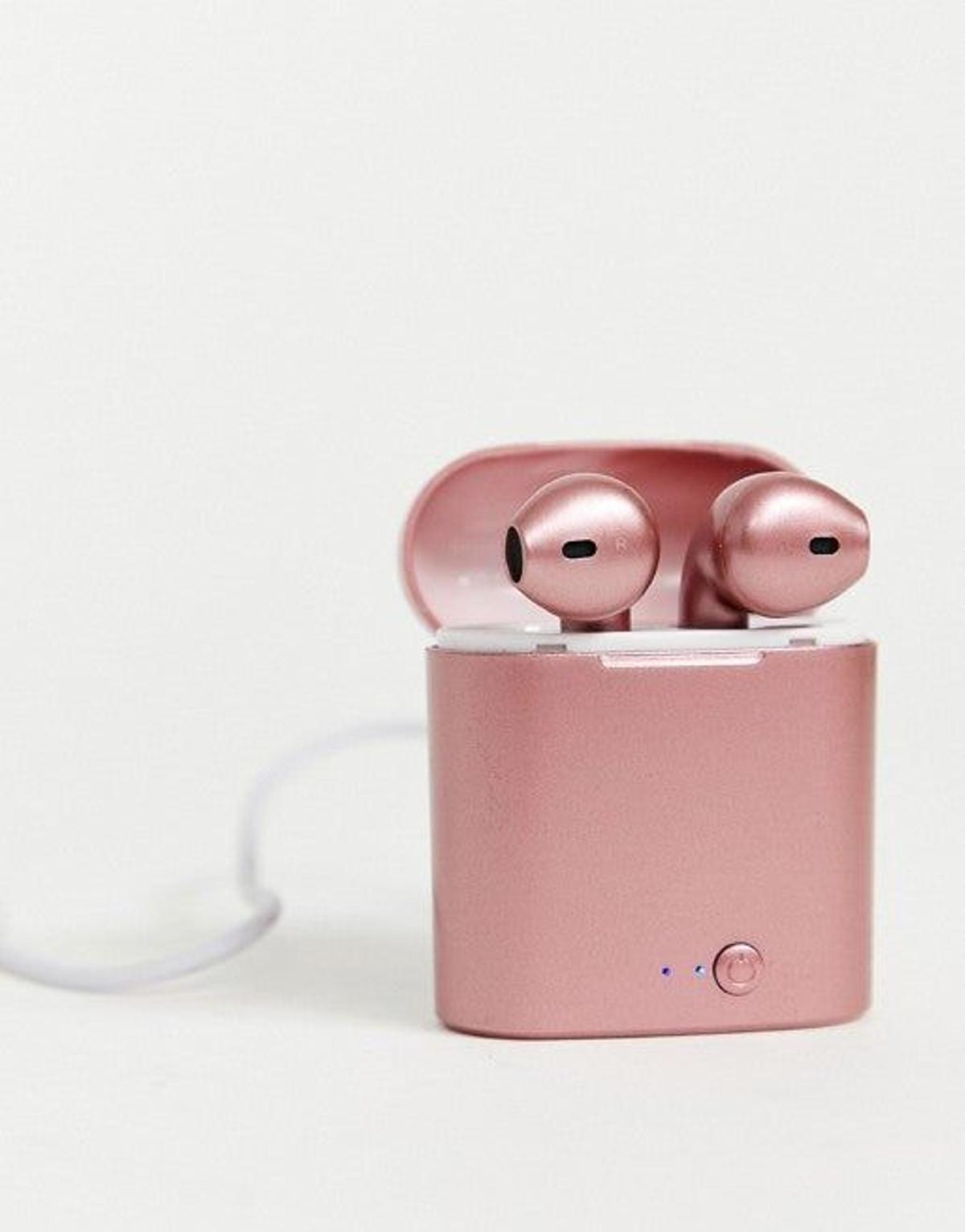 Auriculares rosas en Asos