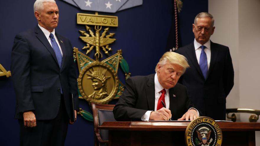 Trump firma un nuevo veto migratorio que excluye a Irak