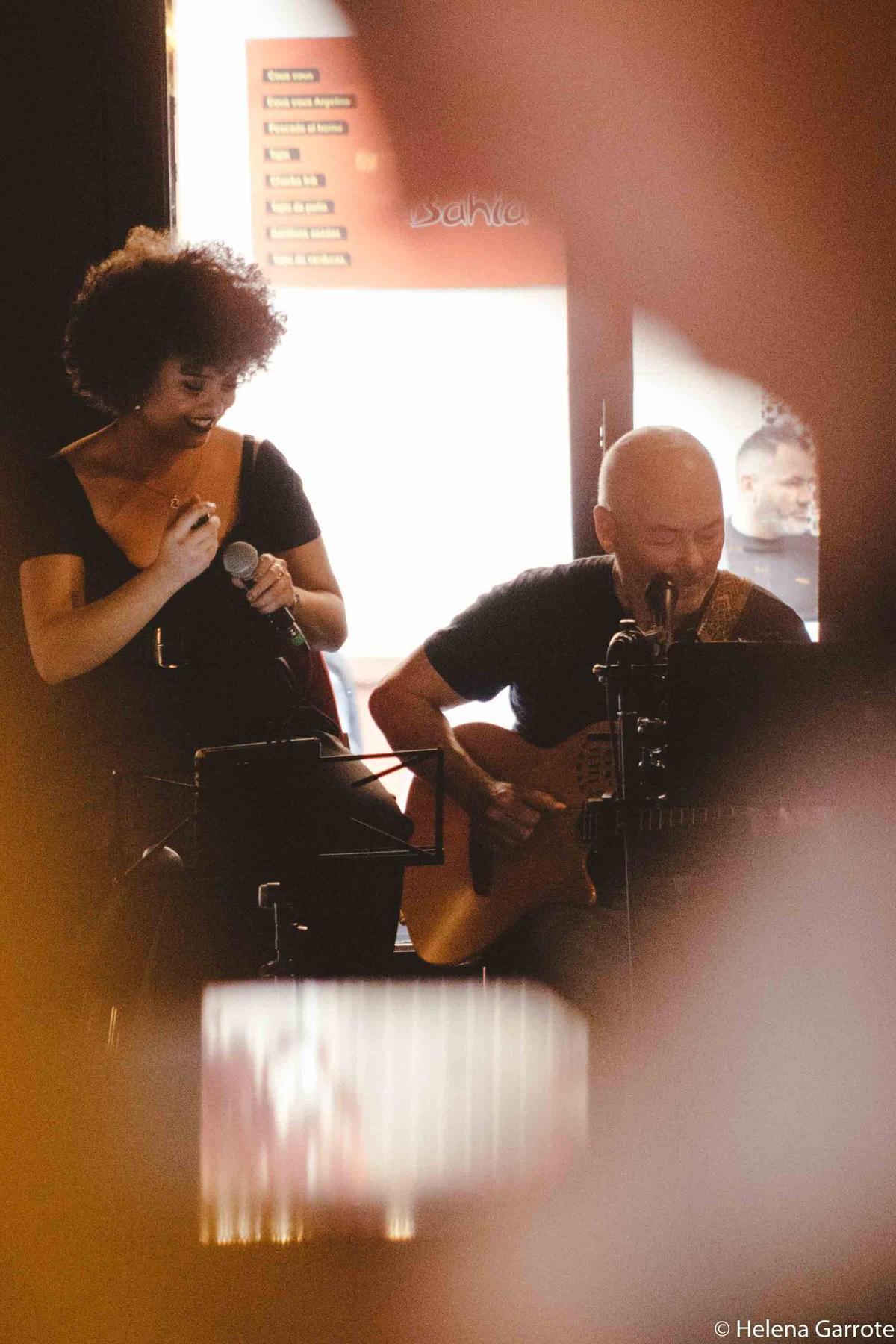 Klaud Gandia y Simone Catelacci protagonizan la noche de JazzDay en Life Shisha Lounge