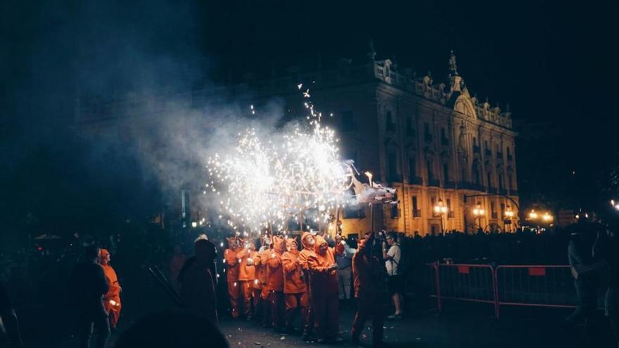 Correfoc de una edición anterior de la Gran Feria de València.