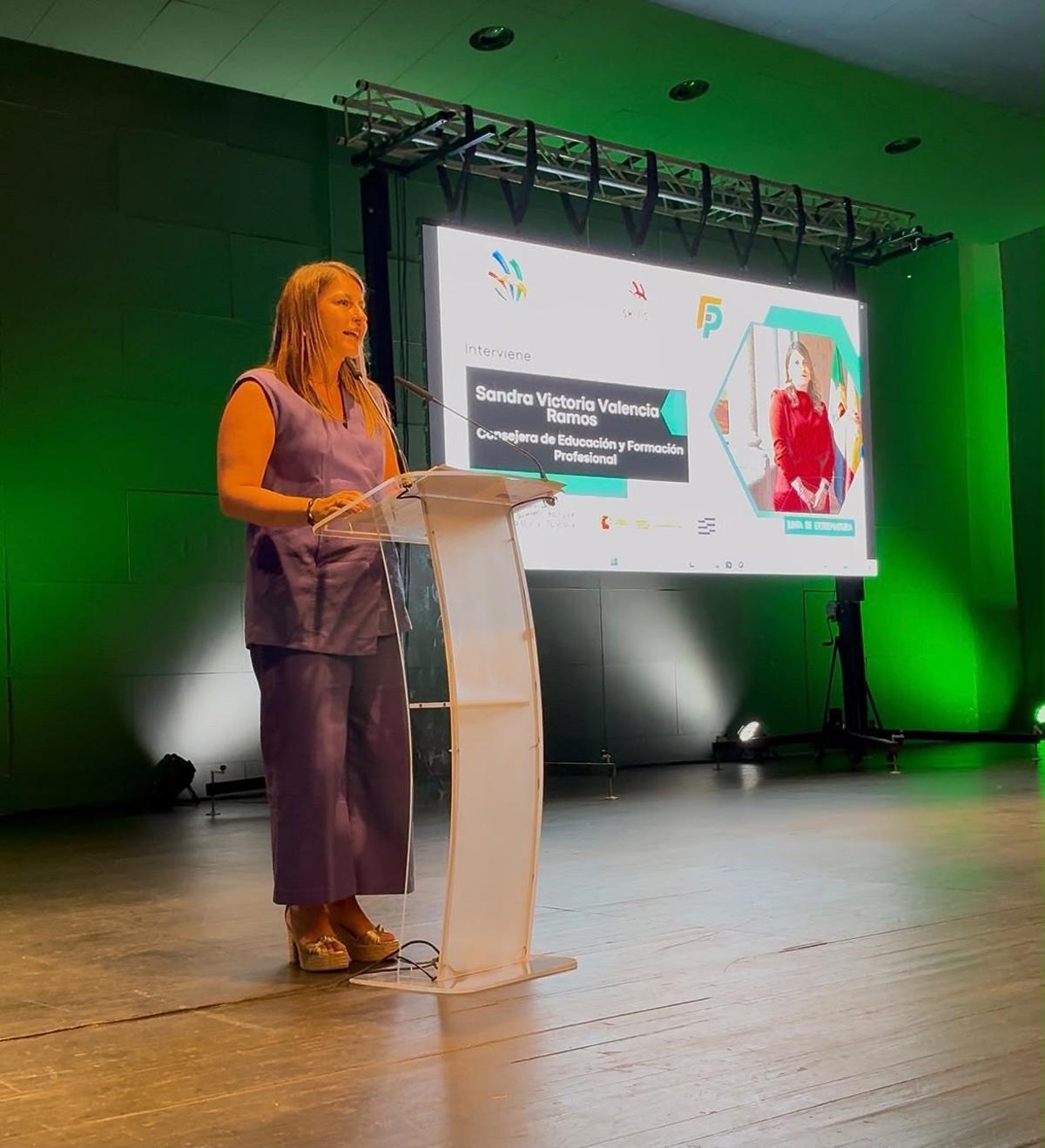 La consejera de Educación, Sandra Valencia, en las jornadas de difusión de las cmopeticiones Skills
