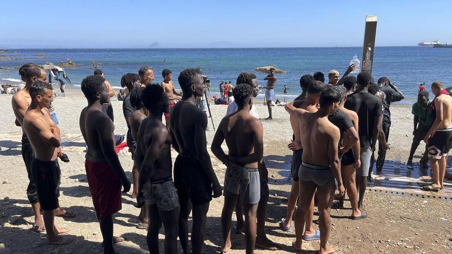Asturias se abre a acoger menores llegados a Ceuta: "Somos una comunidad solidaria, tenemos la obligación de protegerlos"