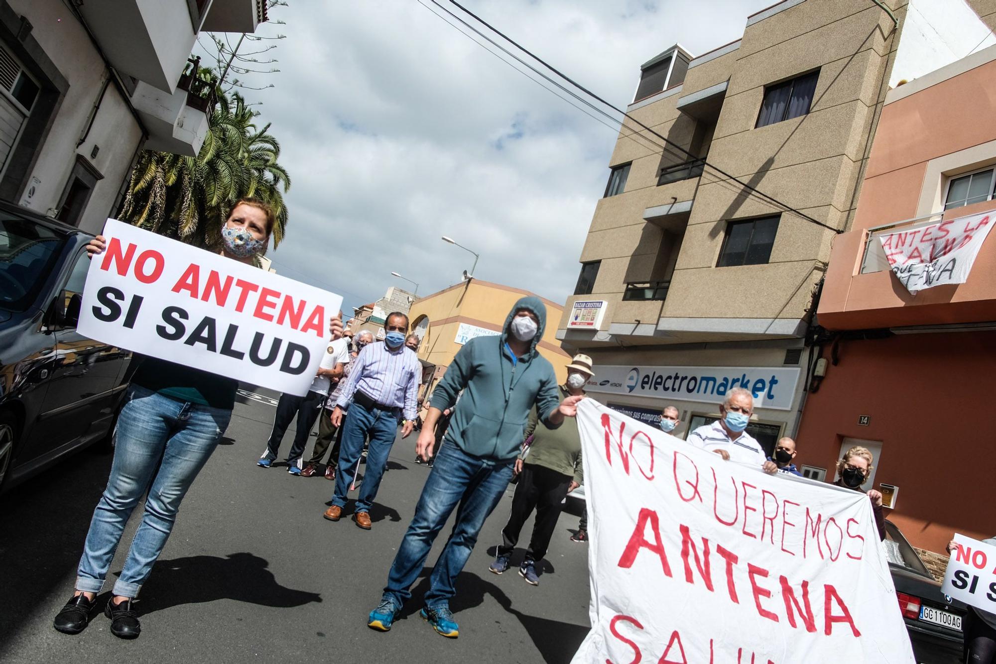 Protesta vecinal en Lomo Los Frailes por la colocación de antenas