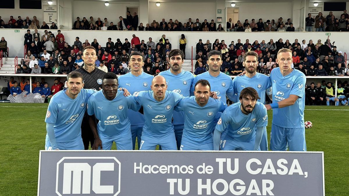 Alineación inicial del Ibiza en el Alfonso Murube, que logró ganar al Ceuta.