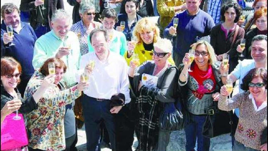 Brindis en el V aniversario del Jardín Botánico Atlántico.