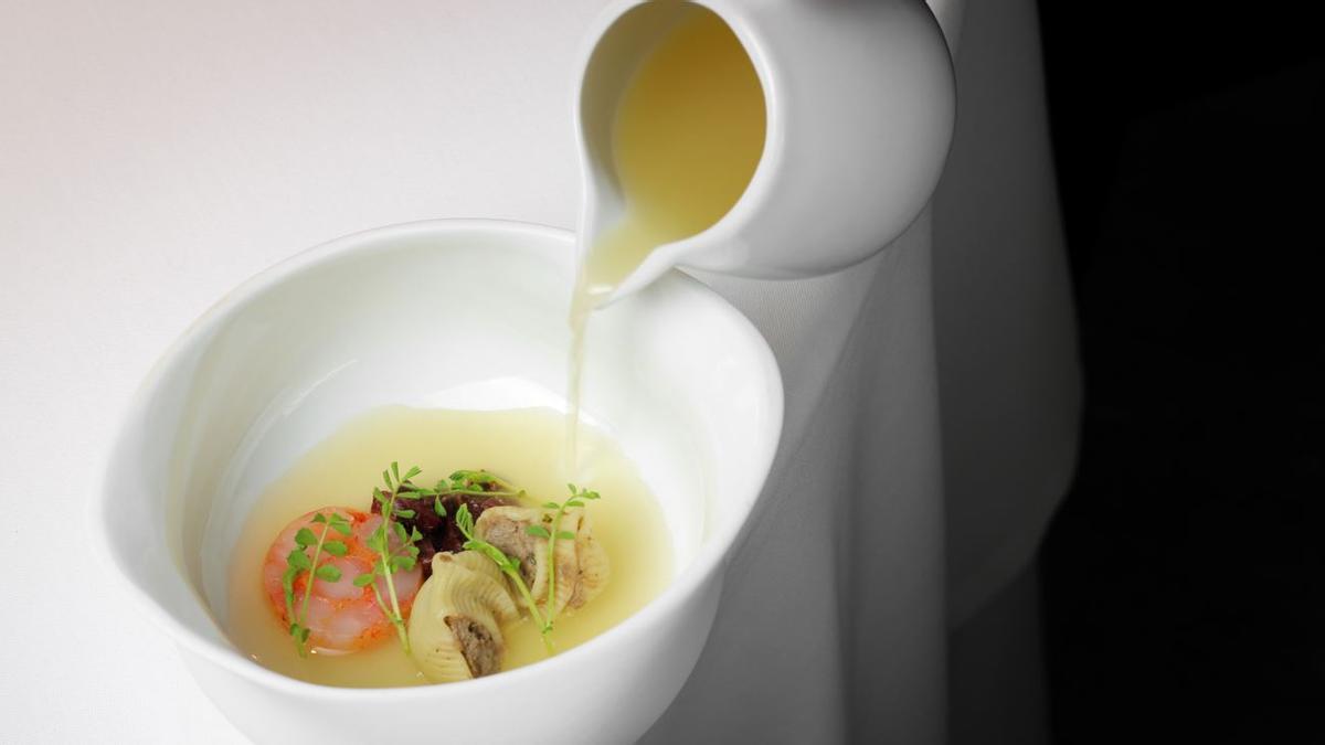 L'escudella de mar i muntanya del restaurant Voramar de Portbou.