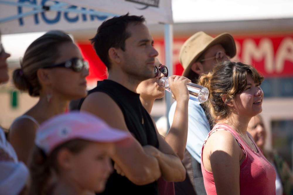 Música y calor en el maratón musical solidario de Cala Llonga