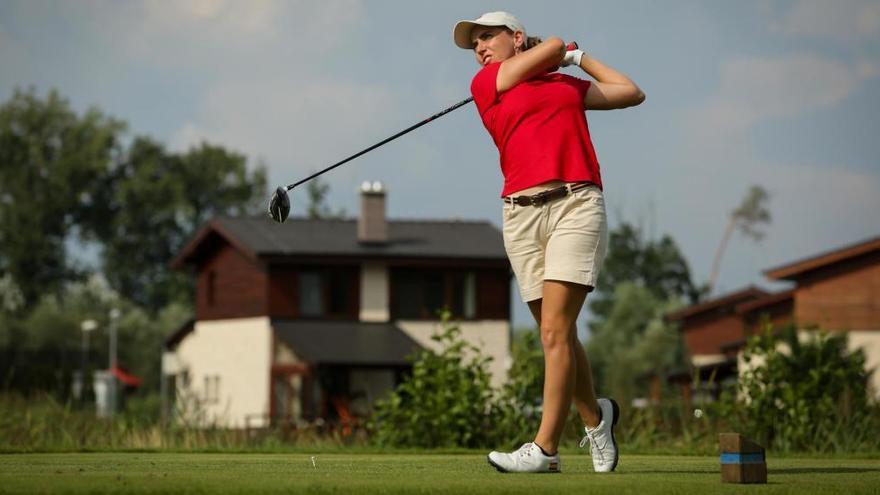 Celia Barquín, la golfista asesinada en Estados Unidos, durante un torneo de golf