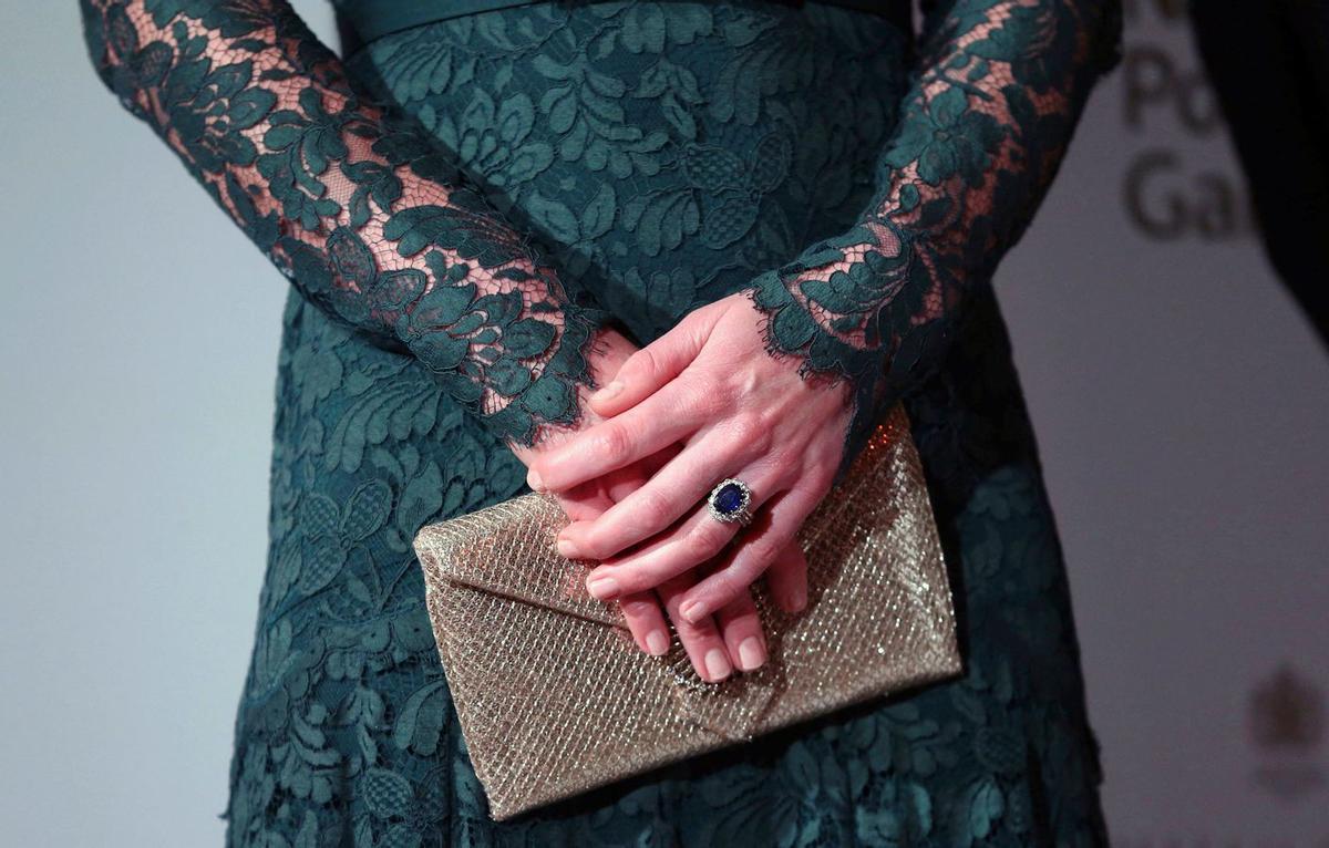 Portrait Gala 2017: el clutch joya de Kate Middleton