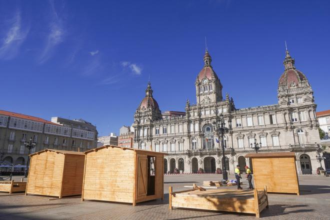 Comienza el montaje del poblado navideño de A Coruña