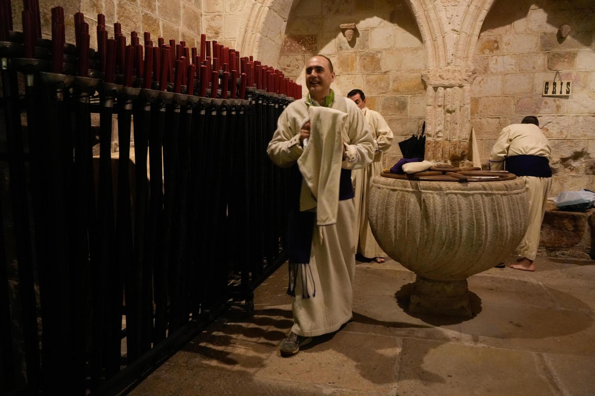 GALERÍA | La procesión del Yacente, en imágenes