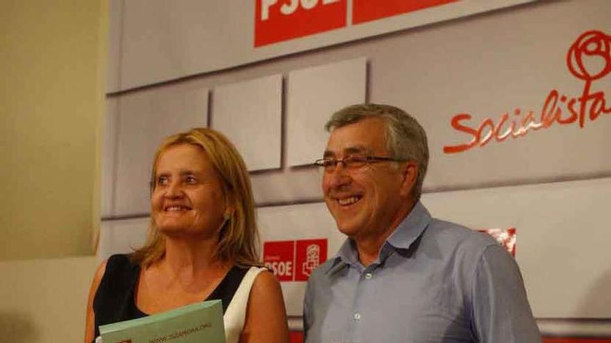 Rominguera y Fernández en la sede del PSOE.