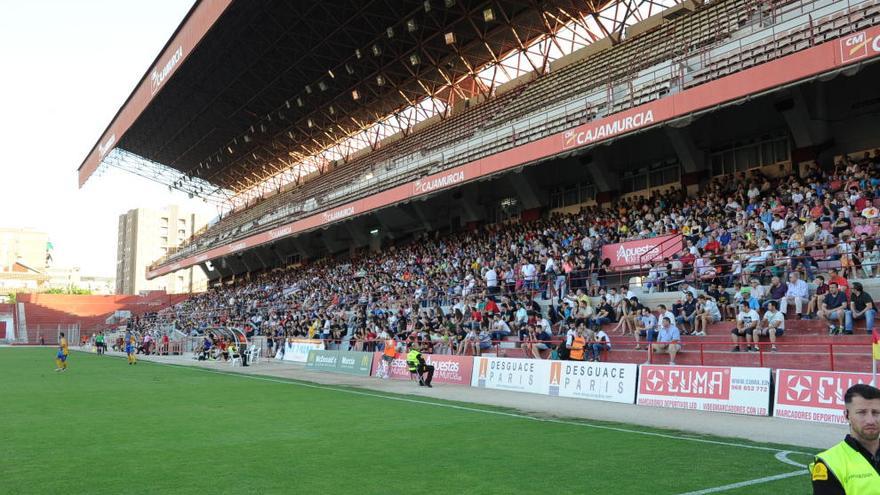 Asistentes al  UCAM MURCIA - REUS en La Condomina.