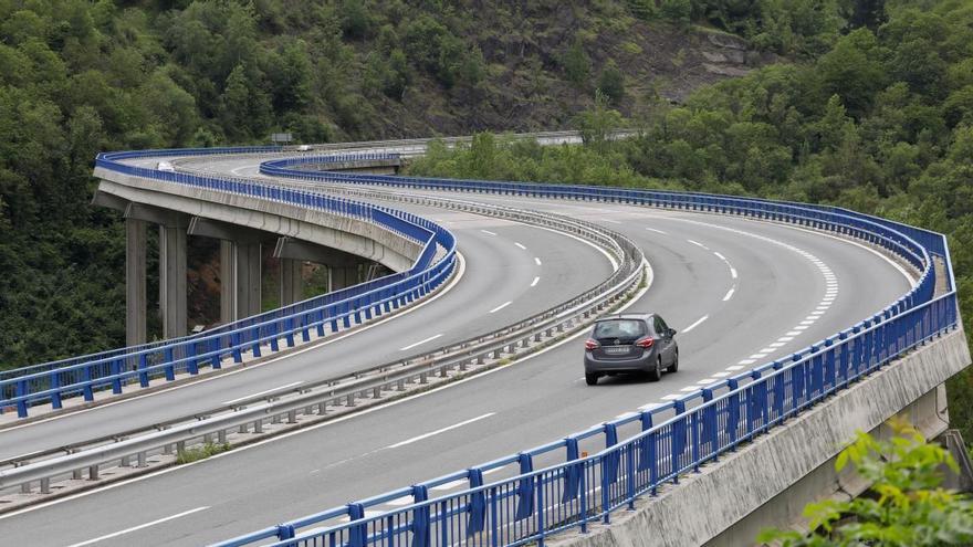 Actuación policial contra un youtuber que contó en directo su viaje de Galicia a Gijón