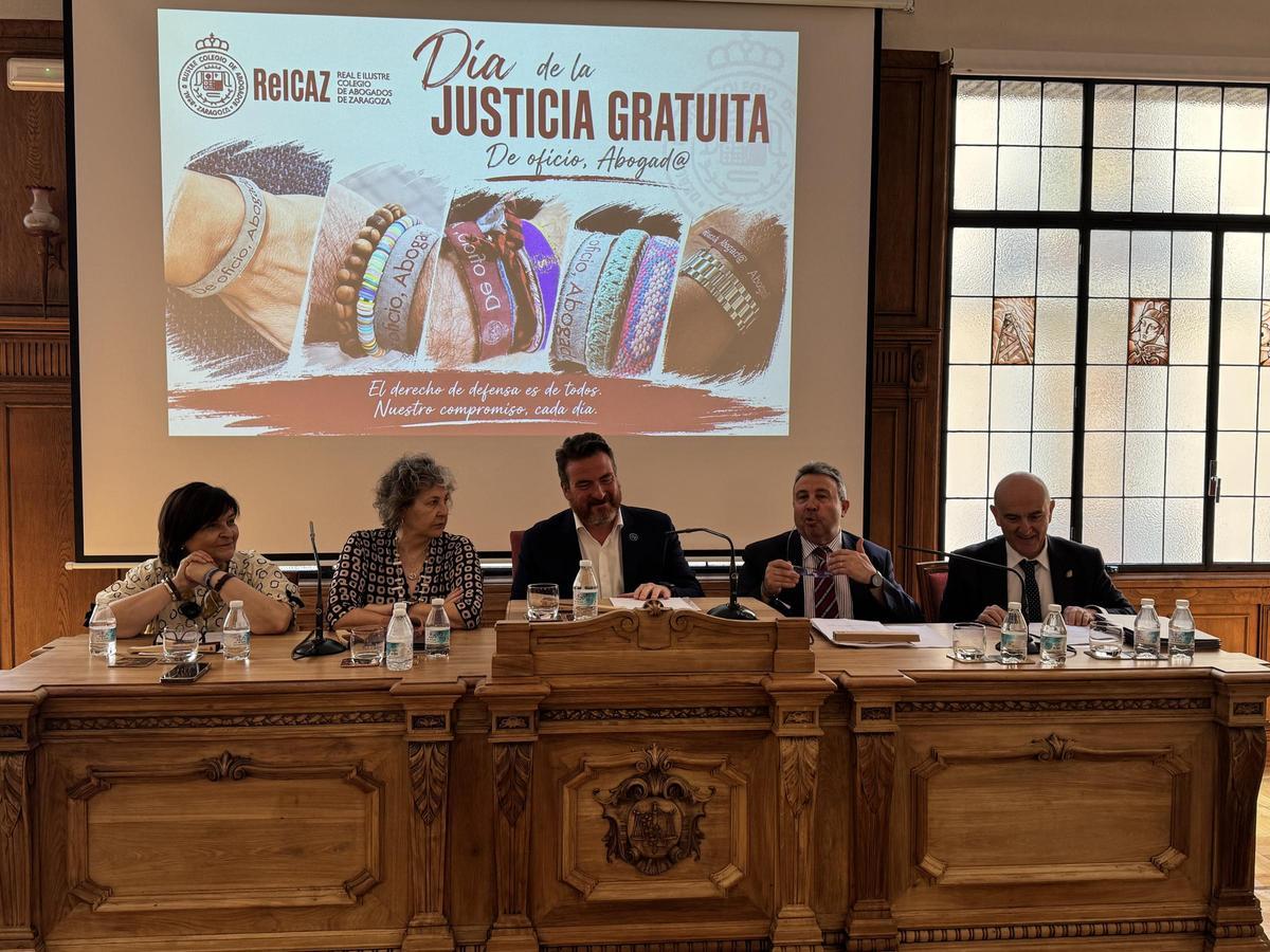 Un momento de la rueda de prensa en Zaragoza, este martes.