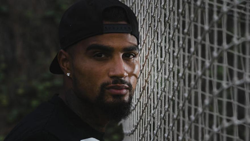 Kevin Prince Boateng, en las instalaciones de Barranco Seco, posa tras responder a la entrevista.