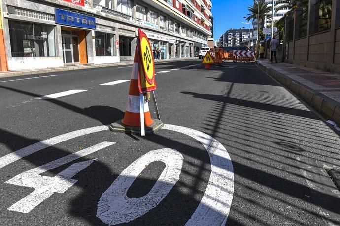 06-04-19 LAS PALAMS DE GRAN CANARAIA. LEON Y CASTILLO. LAS PALMAS DE GRAN CANARIA. Carril bici en en fase de implantación en Leon y Castillo. Fotos: Juan Castro.  | 06/05/2019 | Fotógrafo: Juan Carlos Castro