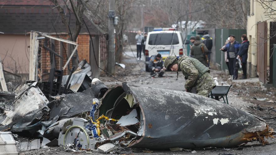 Kiev registra 35 heridos durante la noche y un misil impactó contra un edificio