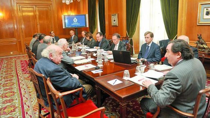 La reunión del Patronato de la Fundación, ayer, en Oviedo.