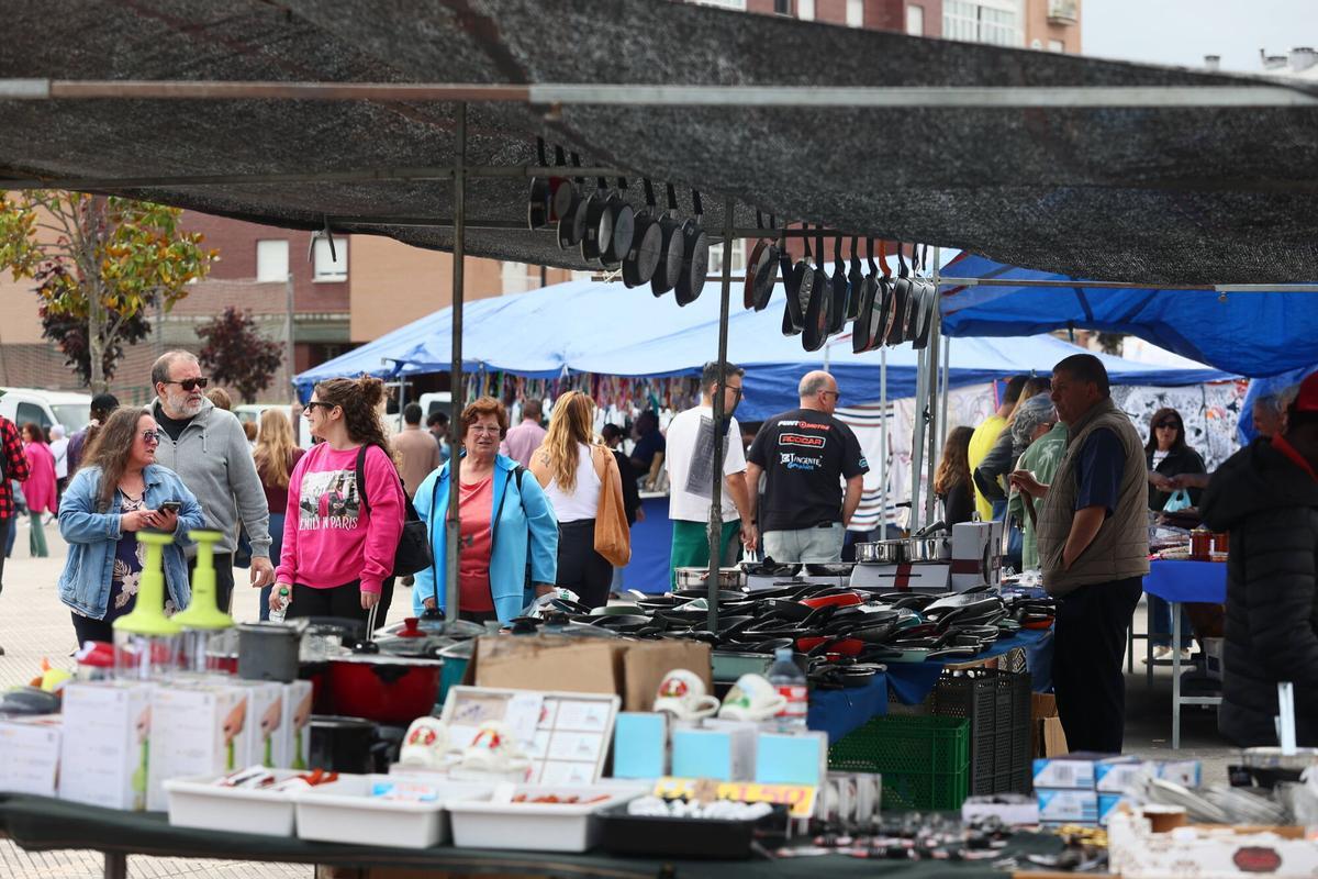 El mercadillo de La Corredoria.