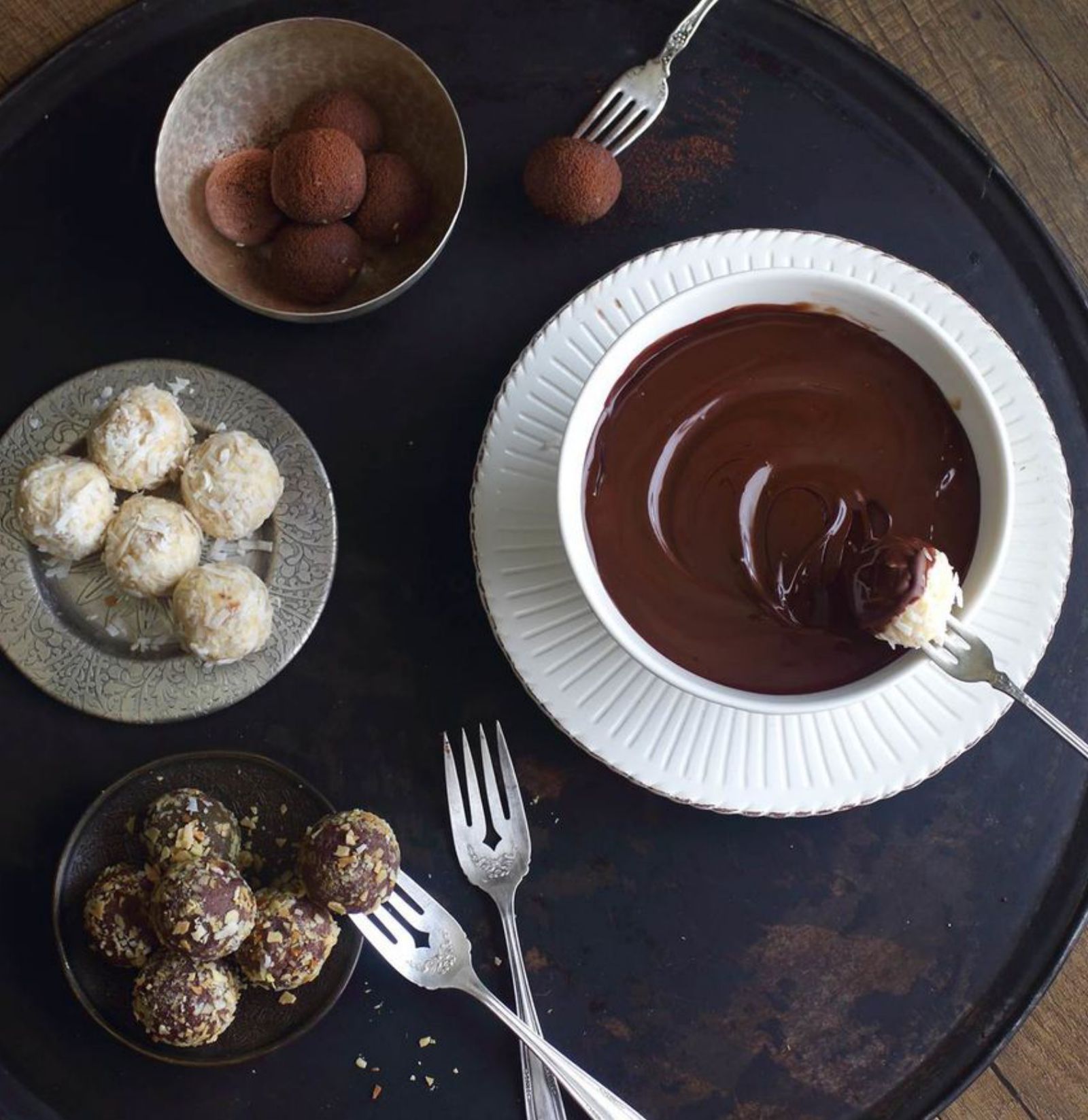 fondue de chocolate con bolitas de bizcocho