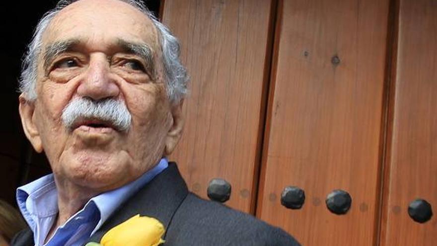 Gabriel García Márquez ingresa en un centro médico de México