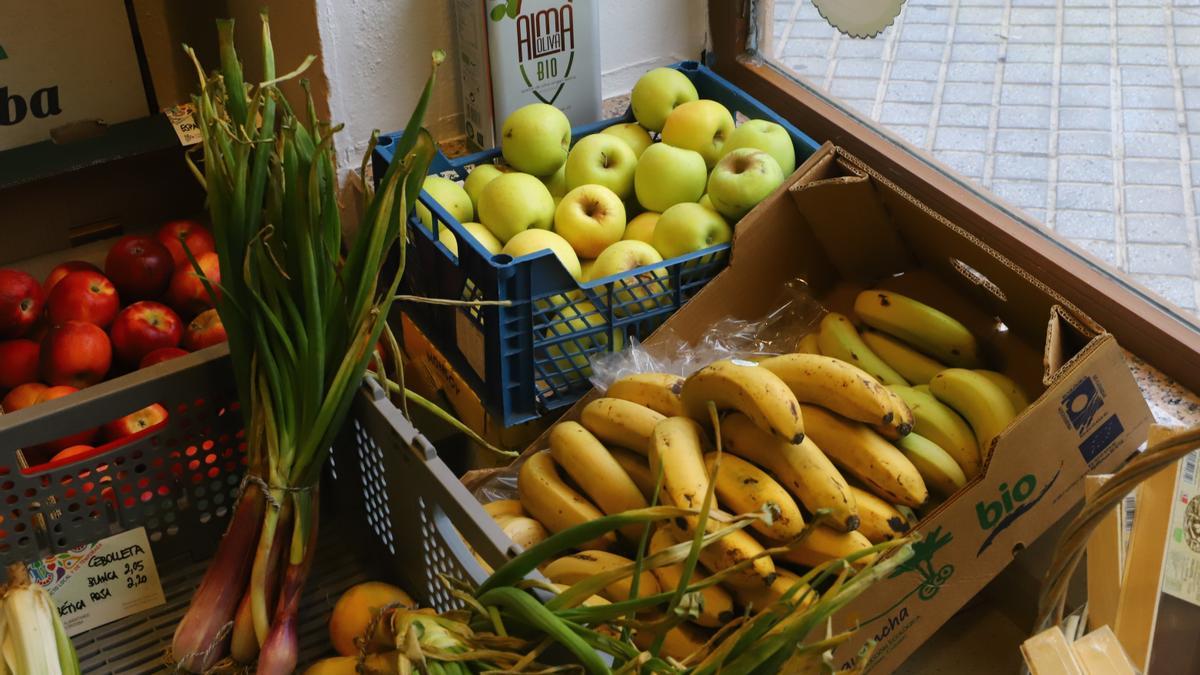 Alimentos en venta en La Despensa, tienda de comercio ecológico.