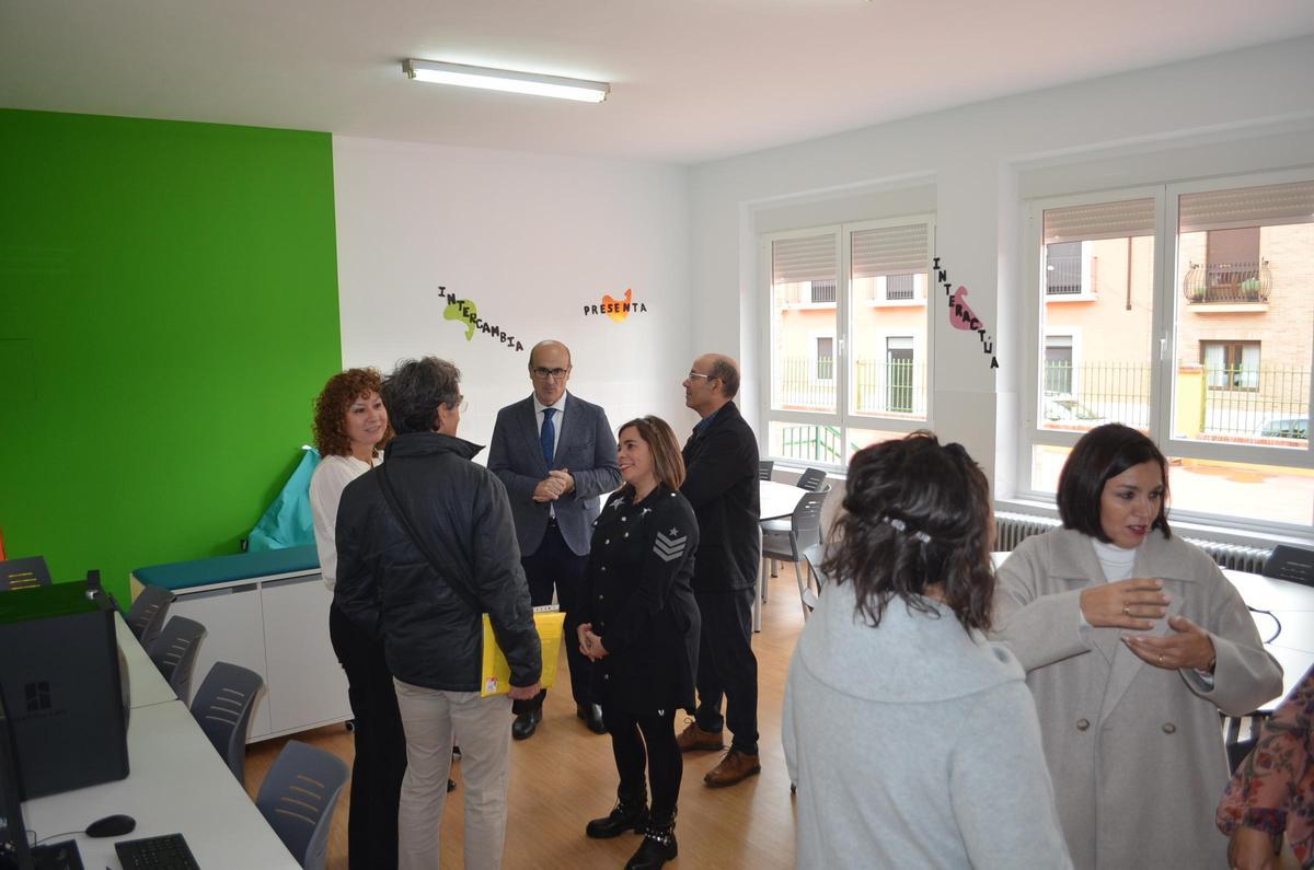 Visita al "Aula del Futuro" del colegio Fernando II.
