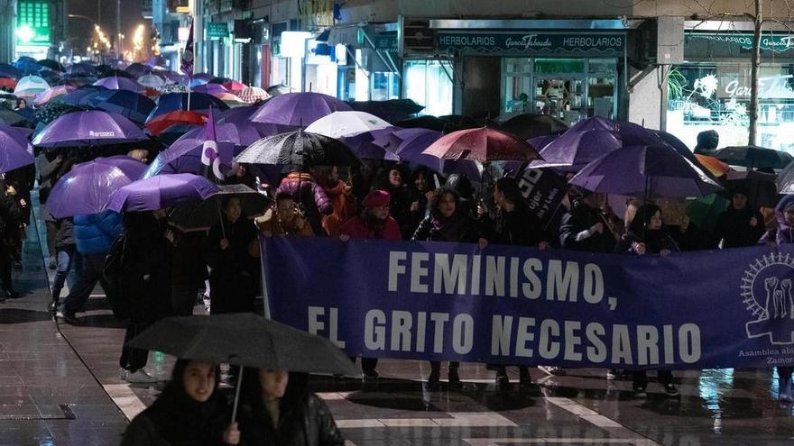 Ni la lluvia ahoga el grito feminista en Zamora
