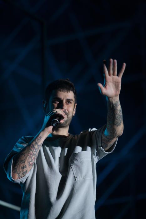 Más de 3.000 personas se divierten con Melendi y su ‘cubo de Rubik’