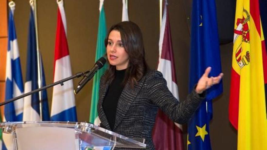 La candidata de Cs, Inés Arrimadas, ahir durant la seva intervenció en un acte a Brussel·les.