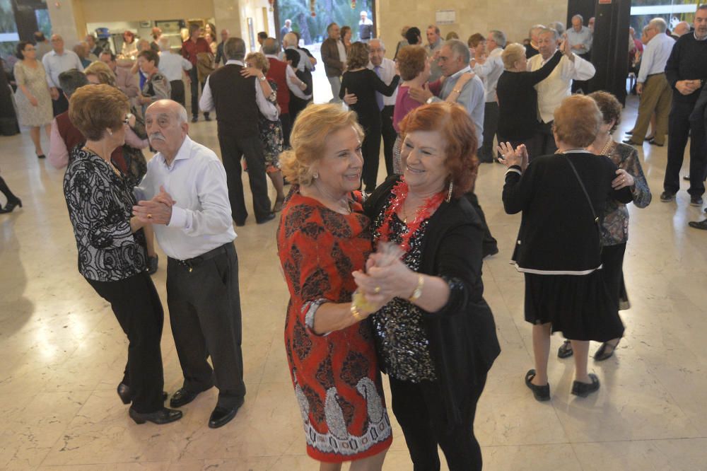 Nochevieja 2017 adelantada para los mayores en Elche