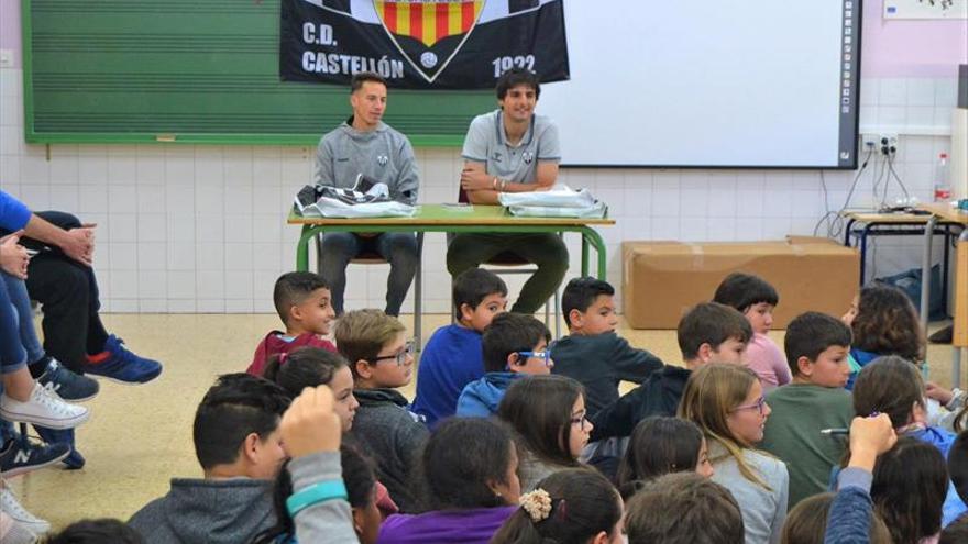 Jairo y Julio Delgado, de visita en el Vicente Artero